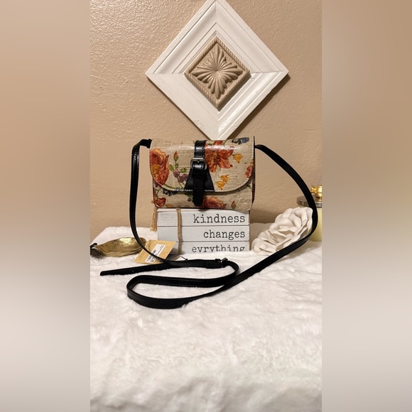 Patricia Nash Multicolor Floral Crossbody Bag - Picture 3 of 12